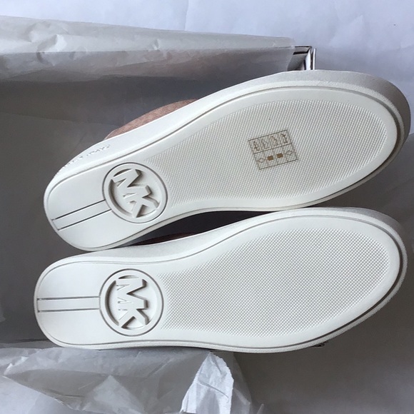 👑- Michael Kors Poppy ColorBlock Logo Sneaker in Ballet size 9 *NIB* - Picture 6 of 8